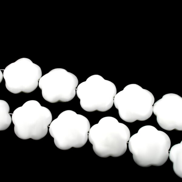White Agate strands flower shape size 33mm