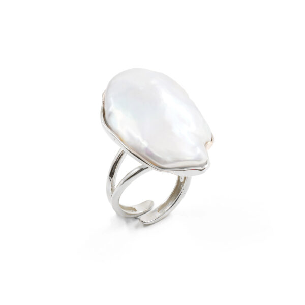 Anello in argento con perla barocca piatta - Rodiato