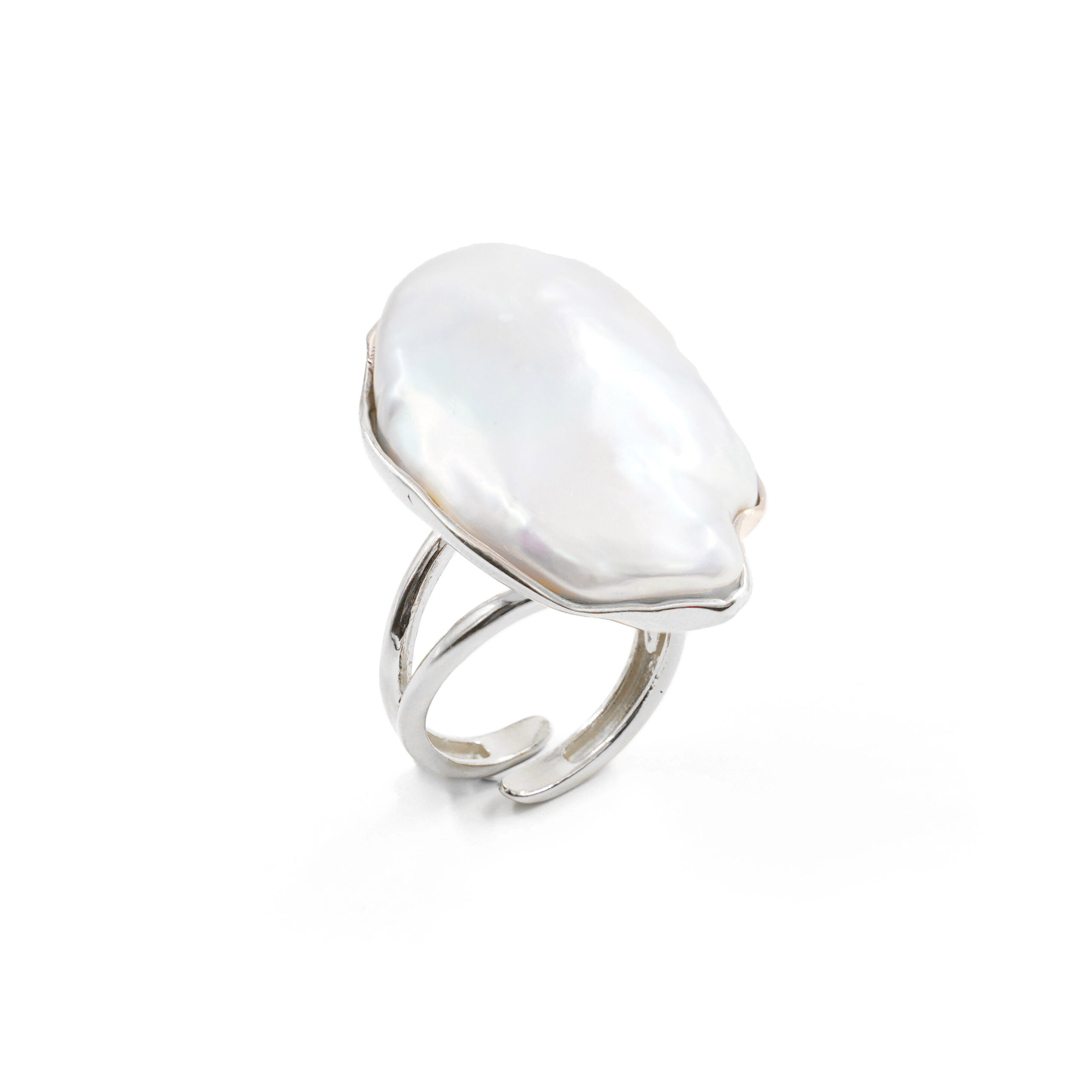 Anello in argento con perla barocca piatta - Rodiato