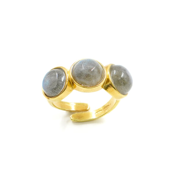 Sterling Silver Trilogy Ring with labradorite cabochon – Golden Color