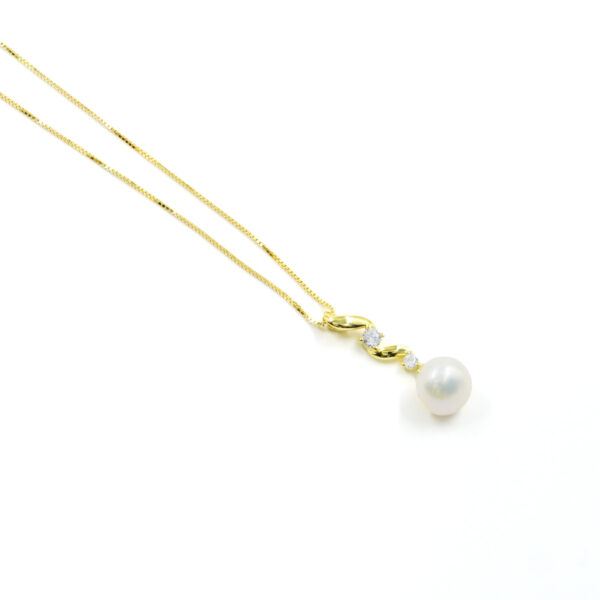 Sterling Silver Necklace comma shape with white zircons and pearls – Golden Color