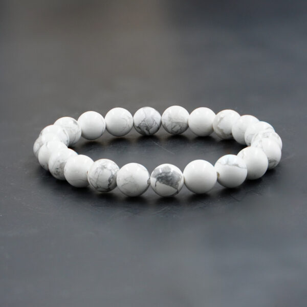 Elastic Bracelet with Howlite 8mm