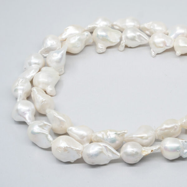 Fresh Water Pearls strands nucleated baroque shape size 14-17mm - weight 85/95gr