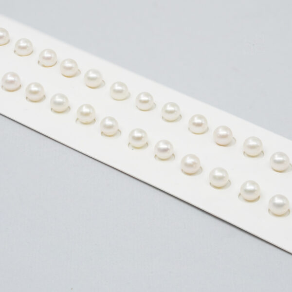 Fresh Water Pearls pairs round shape size 4½-5mm