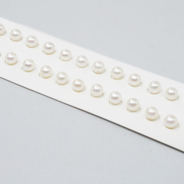 Fresh Water Pearls pairs round shape size 5-5½mm