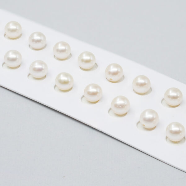 Fresh Water Pearls pairs round shape size 6-6½mm