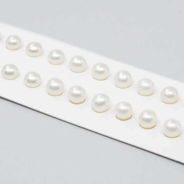 Fresh Water Pearls pairs round shape size 5½-6mm