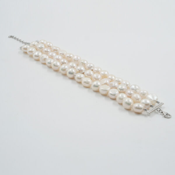 Bracciale Multifilo con perle barocche, chiusura in argento – Rodiato