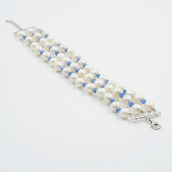 Multistrands bracelet with pearls, kyanite, sterling silver clasp – Rohodium Color