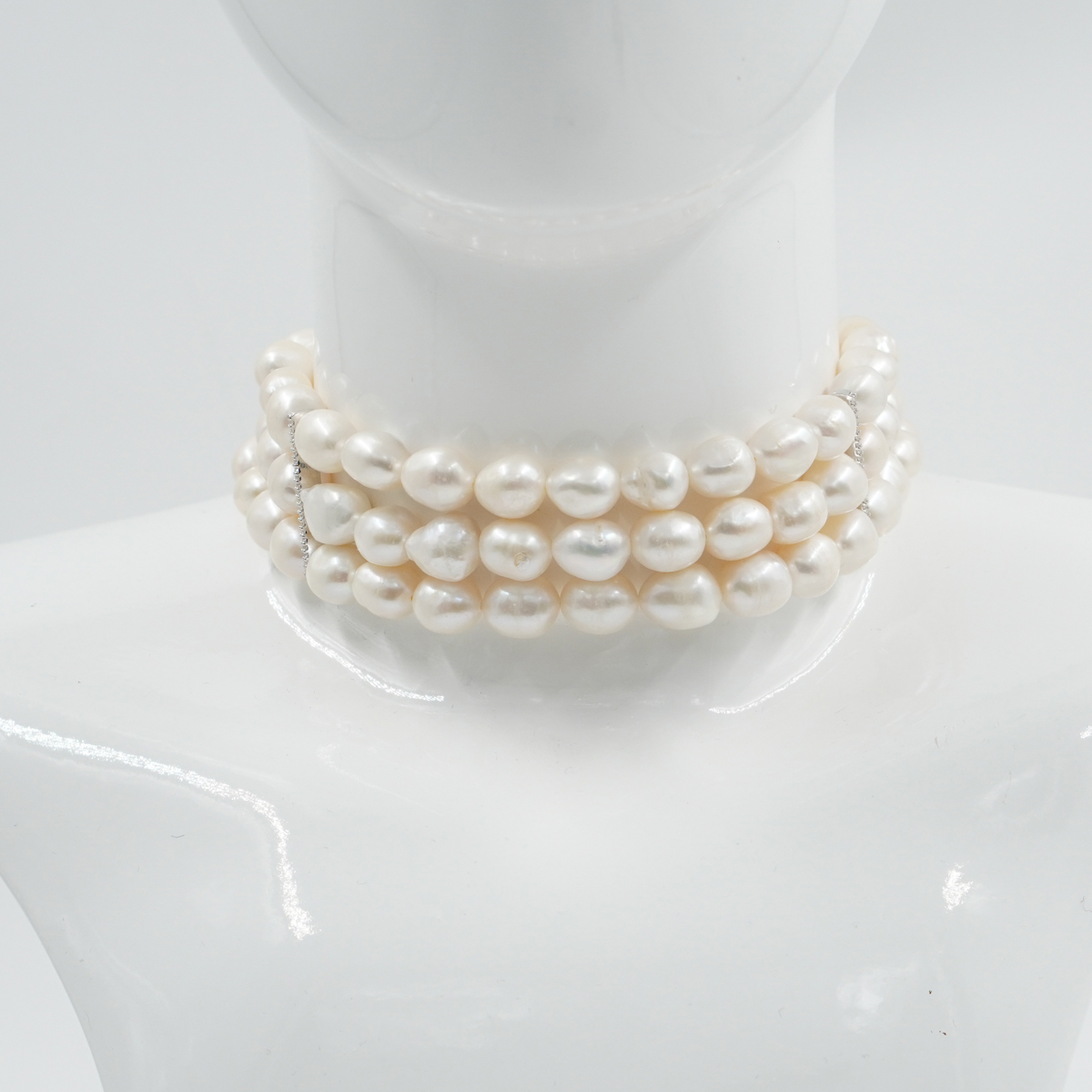 Collana Choker Multifilo con perle barocche, chiusura in argento – Rodiato - immagine 2