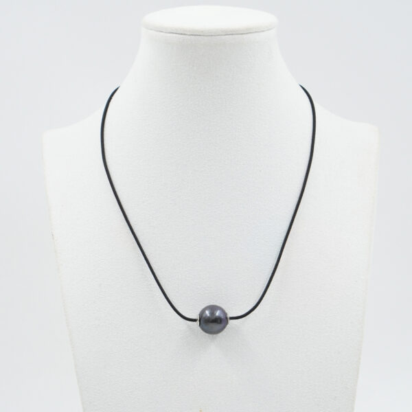 Lace necklace with black baroque pearl and sterling silver clasp – Rohodium Color
