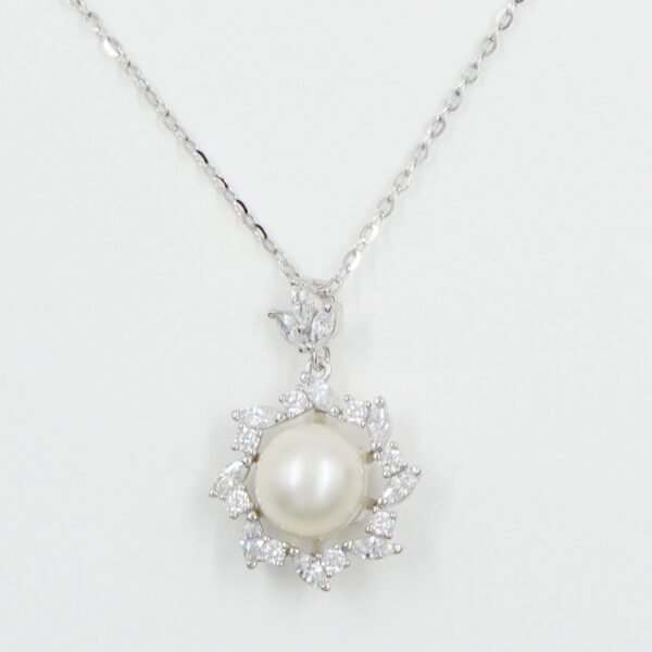Sterling Silver Necklace with pendant with pearl and zircons – Rhodium Color