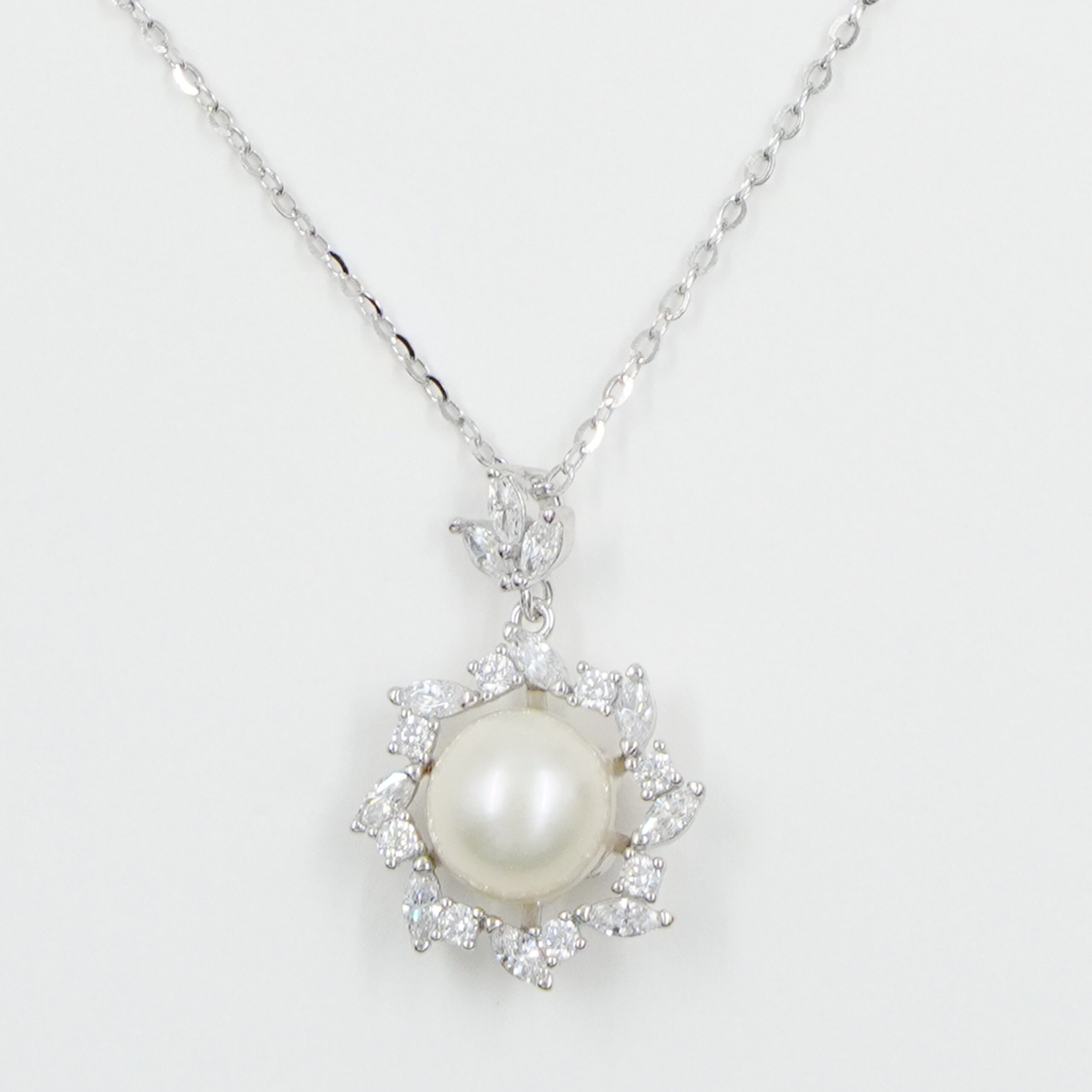 Sterling Silver Necklace with pendant with pearl and zircons – Rhodium Color