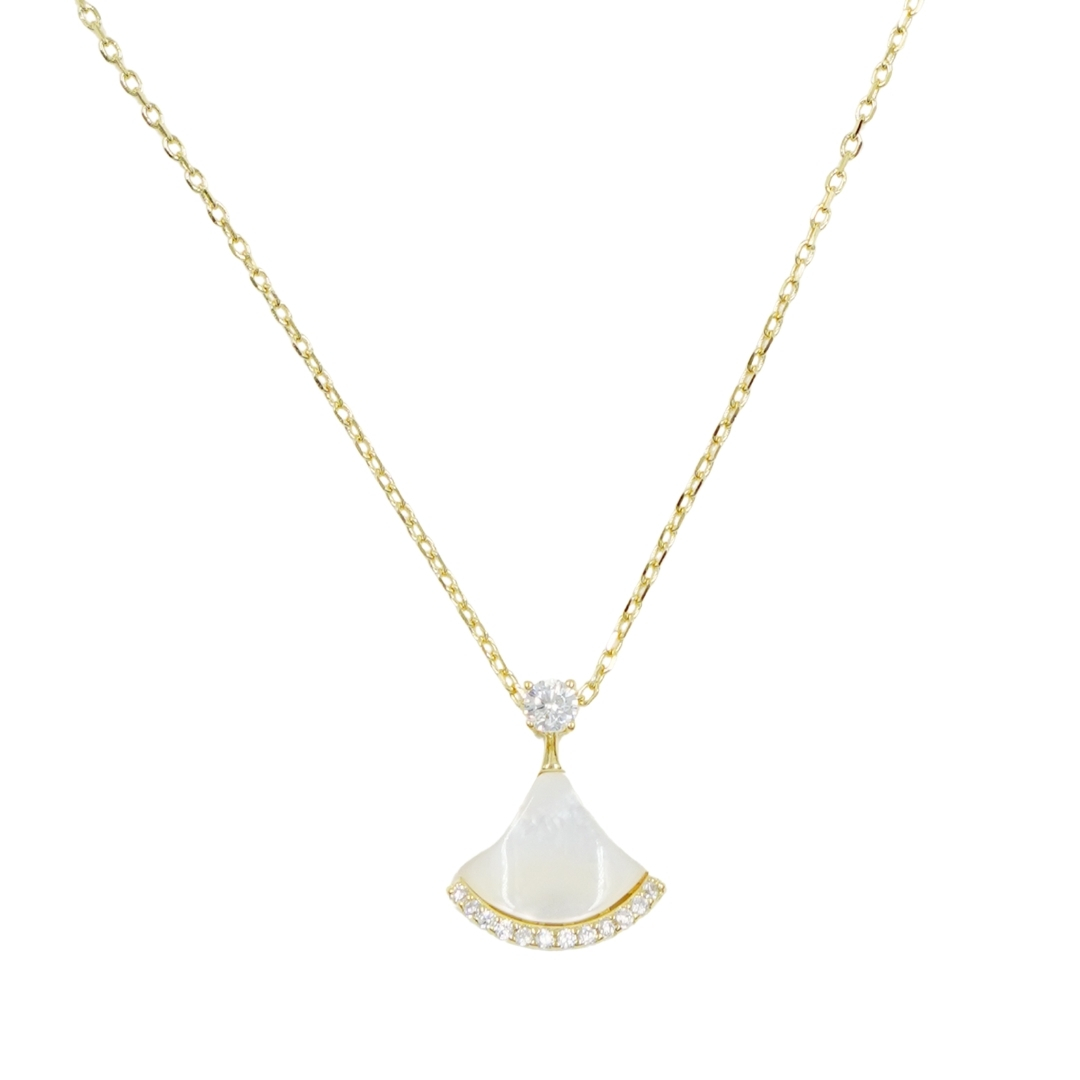 Sterling Silver Necklace with pendant with mother of pearl and zircons – Golden Color