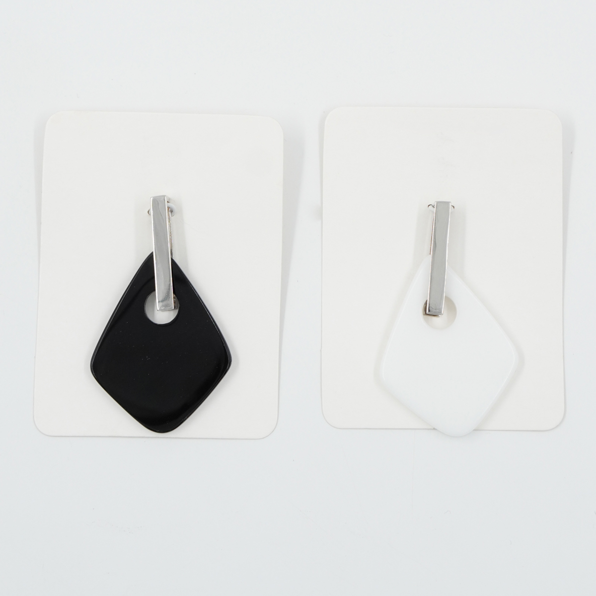 Sterling Silver Pendant with black agate and white agate element