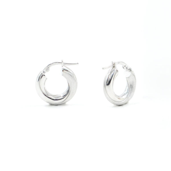 Orecchini cerchio satinato in argento a baionetta 16mm – Argentato