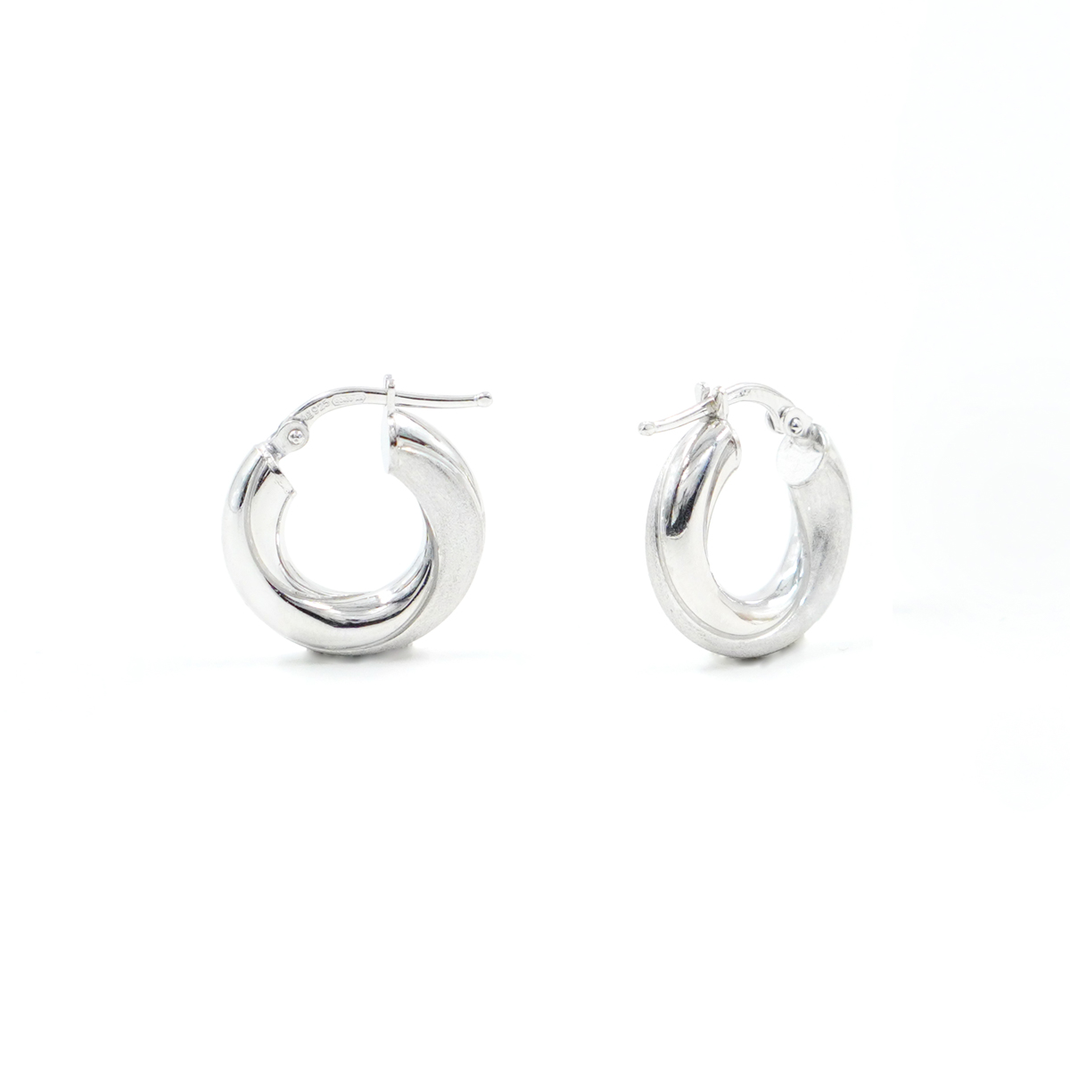 Orecchini cerchio satinato in argento a baionetta 16mm – Argentato