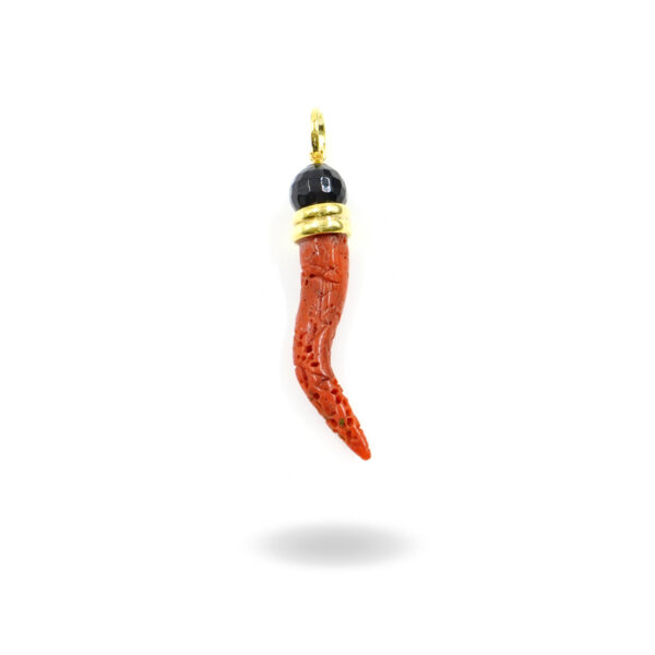 Pendant with faceted black agate and coral shape horn &ndash; Golden Color