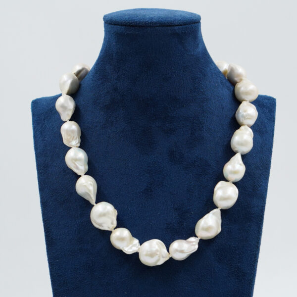 Necklace with baroque pearls, sterling silver clasp – Rhodium Color