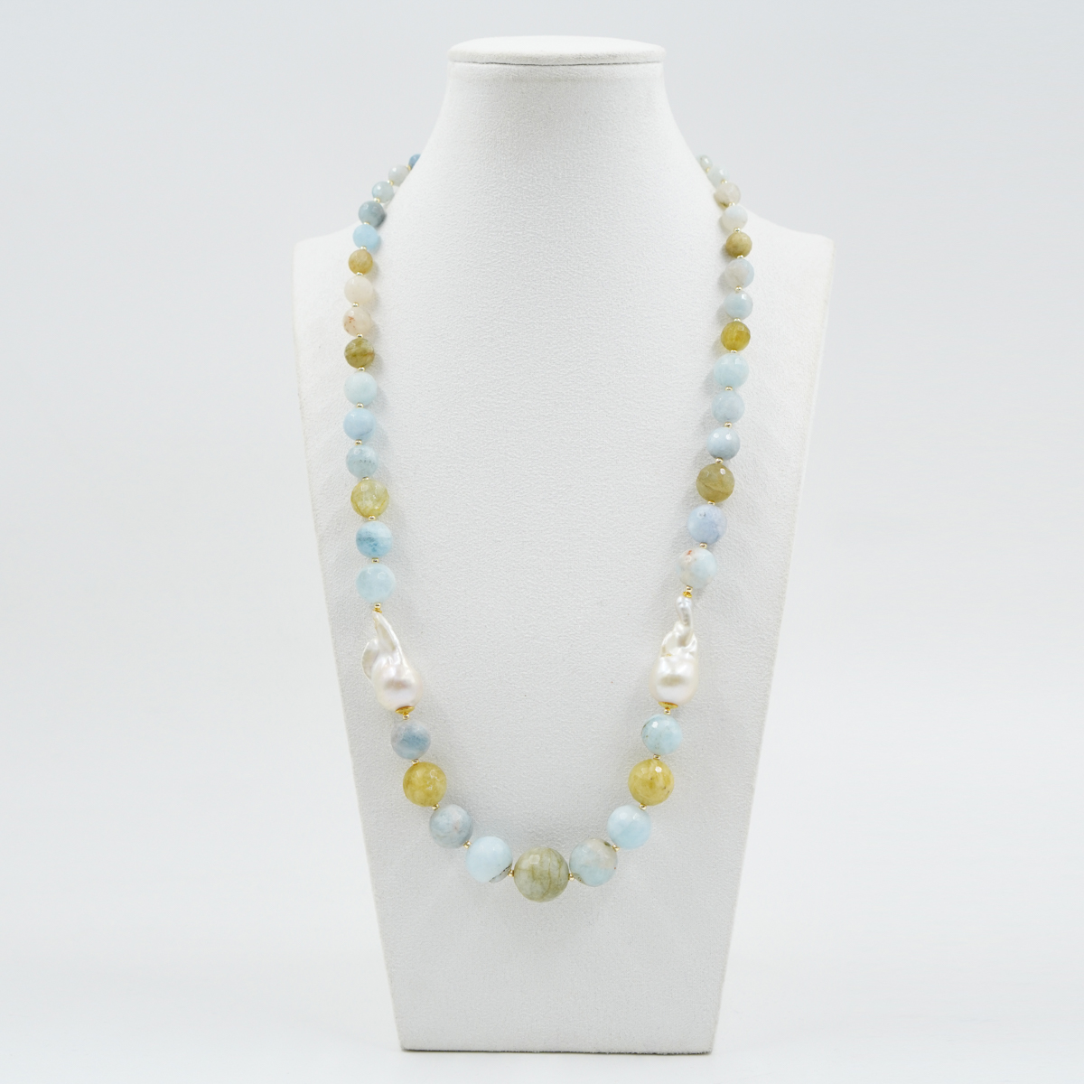 Collana con acquamarina sfaccettata a gradazione, perla, ematite, chiusura in argento – Dorato - immagine 2