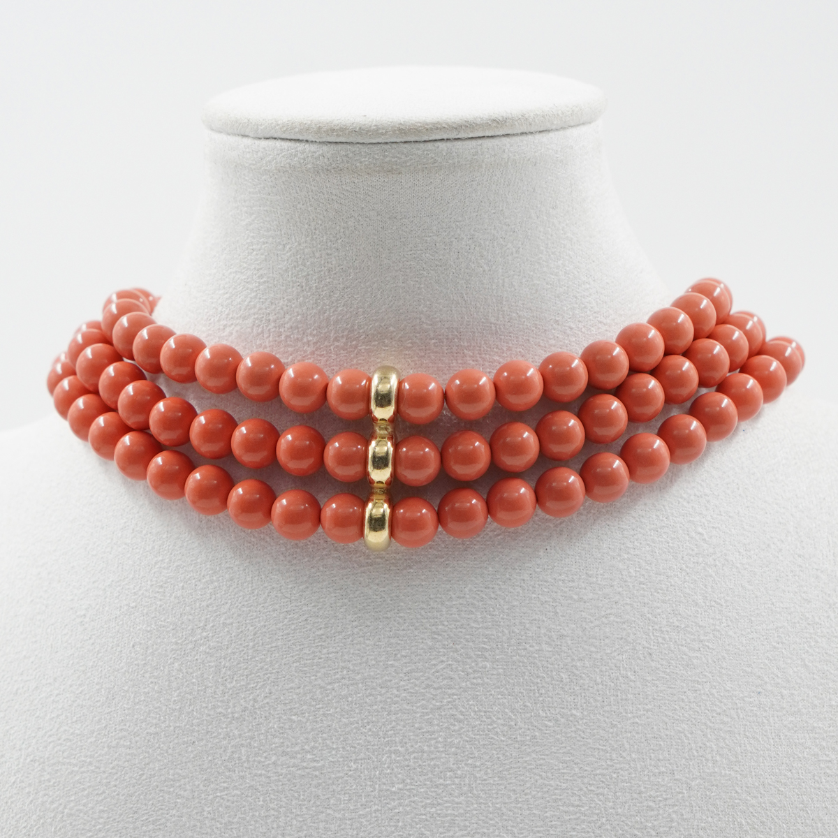 Collana Choker Multifilo con pasta di corallo cerasuolo, chiusura ed elemento in argento – Dorato