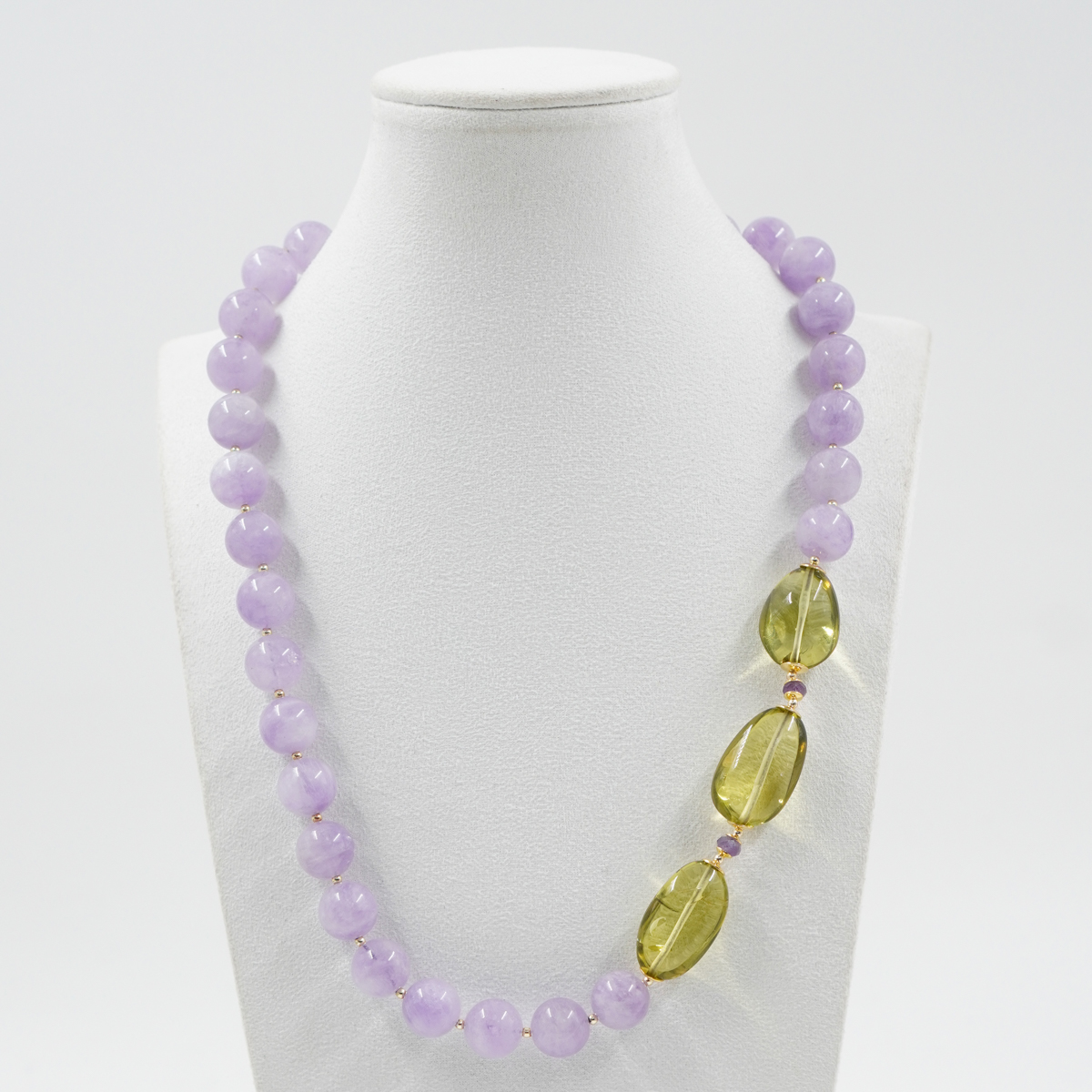 Necklace with lavander amethyst, green colombian amber, hematite, golden color silver clasp - Image 2