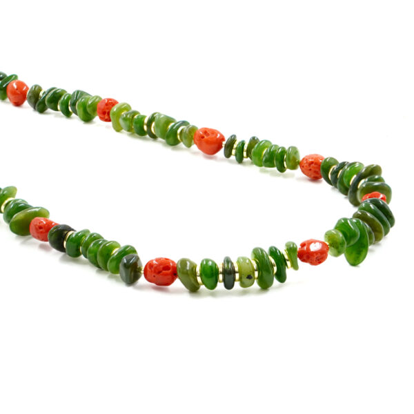 Collana giada, corallo, chiusura argento