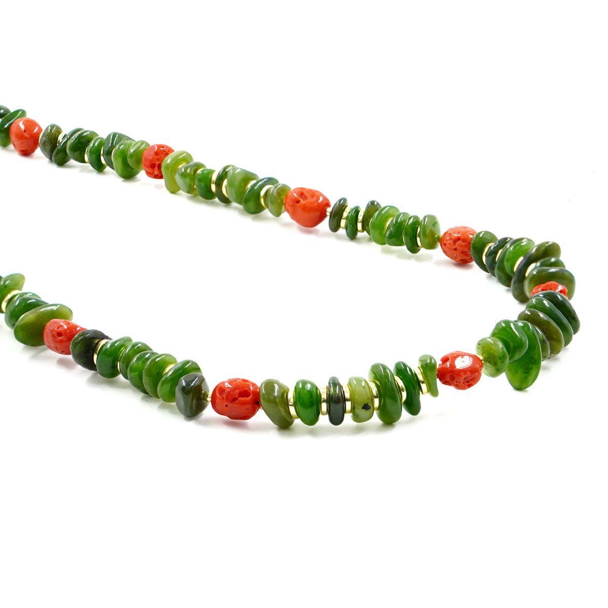 Collana giada, corallo, chiusura argento