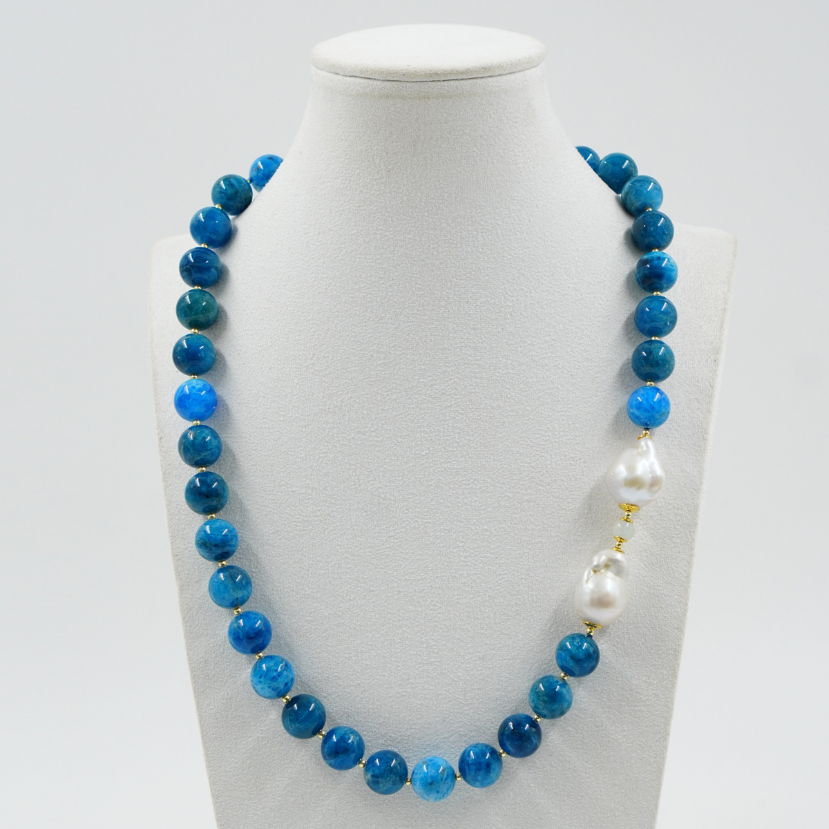 Necklace with apatite, baroque pearl, hematite, golden color silver clasp - Image 2