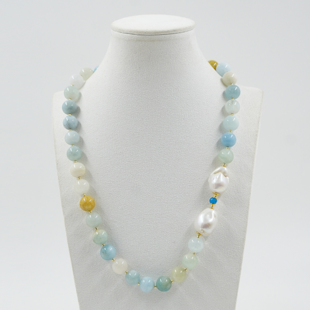 Collana con acquamarina, perla barocca, ematite, chiusura in argento - Dorato - immagine 2