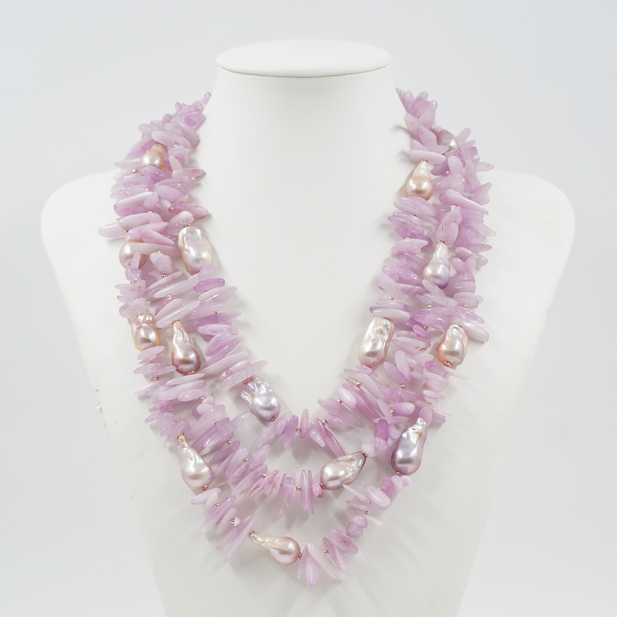 Collana con Kunzite, perle barocche bianche, chiusura in argento – Rosè