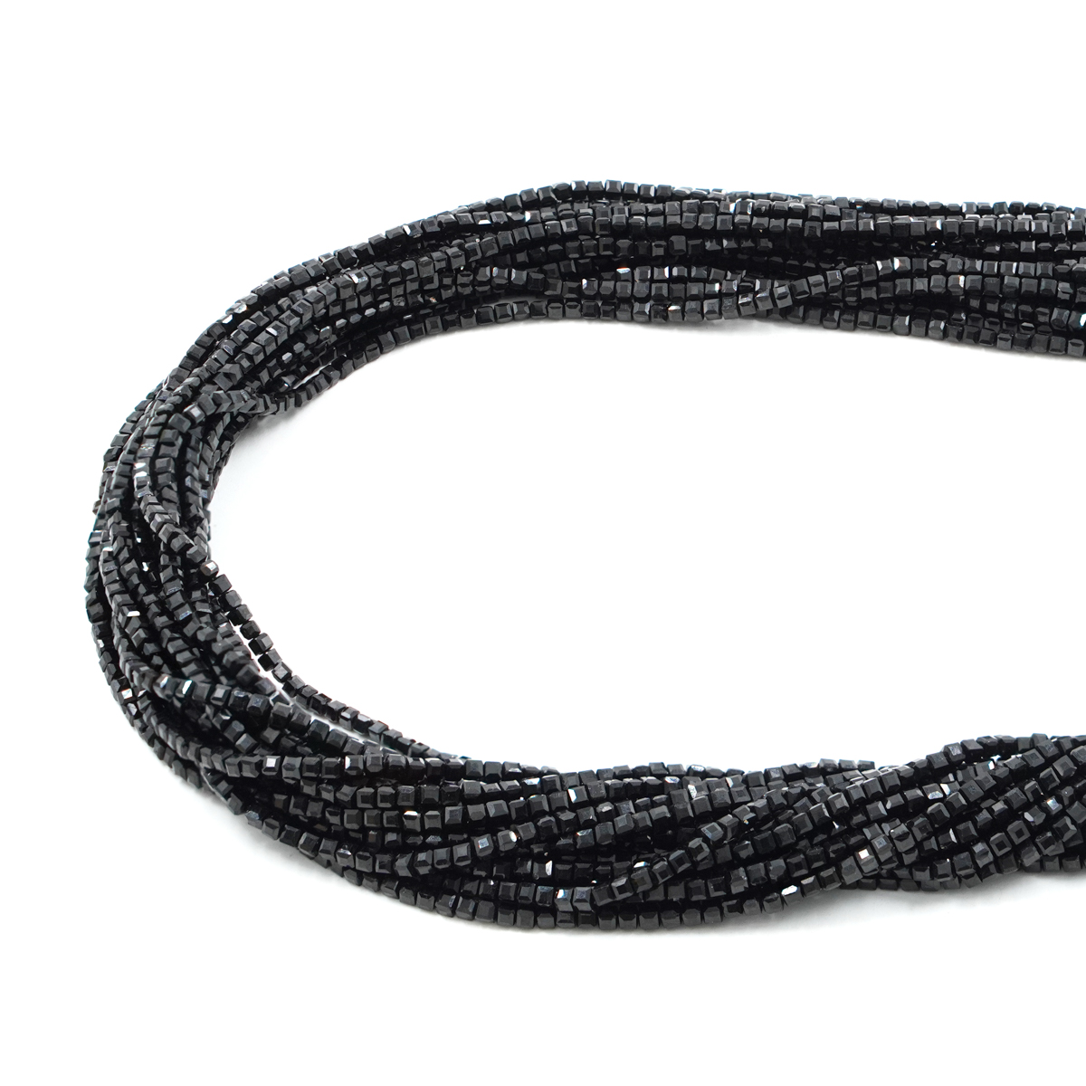 Tormalina Nera fili cubi sfaccettati 2mm