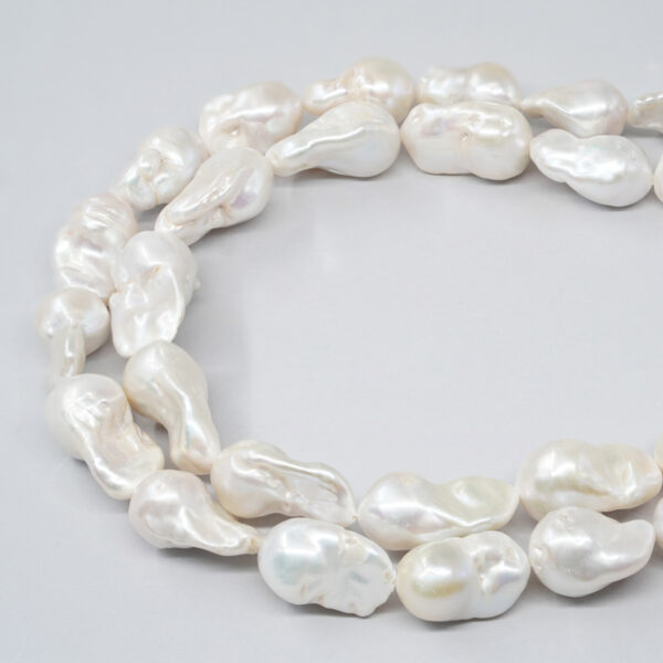 Fresh Water Pearls strands nucleated baroque shape size 15-20mm