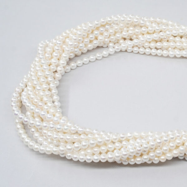 Fresh Water Pearls strands round shape size 4-4½mm