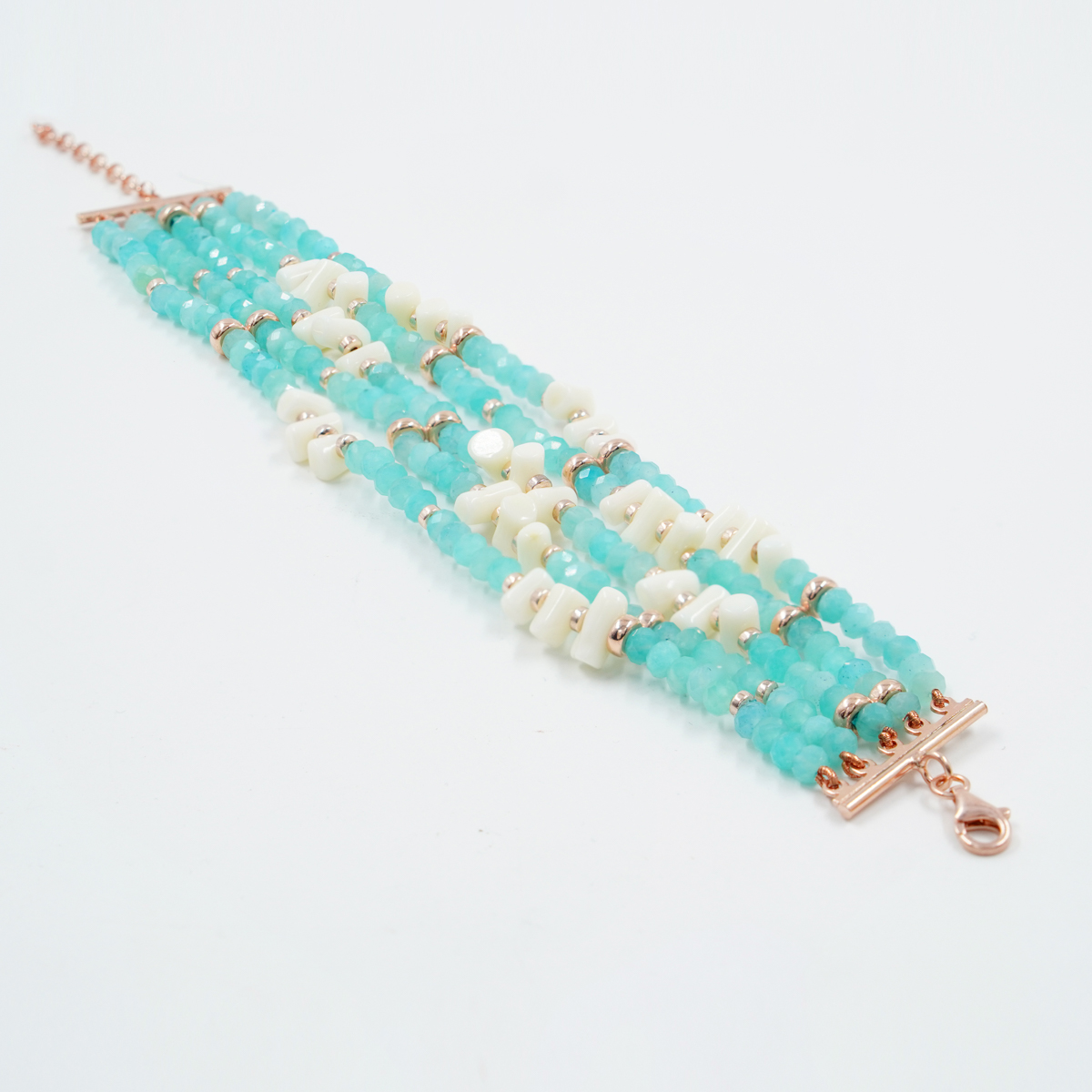 Bracciale Multifilo in amazzonite, corallo bianco, chiusura in argento rosè