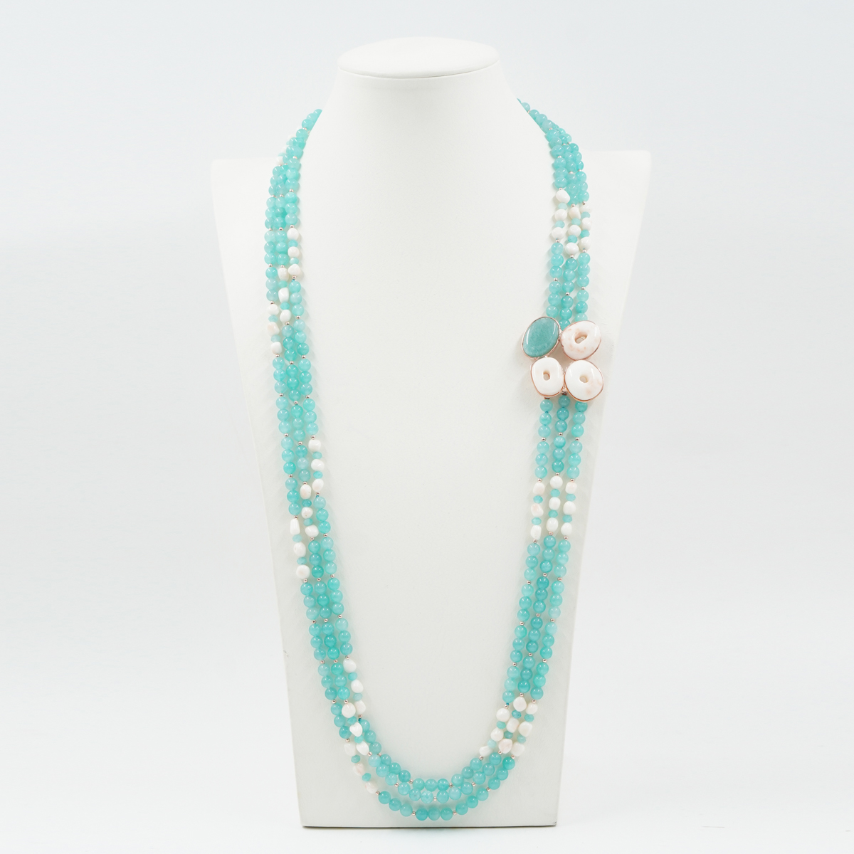 Collana Multifilo in amazzonite, corallo bianco, chiusura in argento rosè