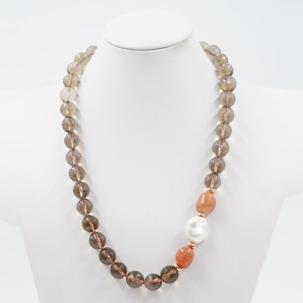 Collana in quarzo fumè, pietra del sole, perla, chiusura in argento rosè