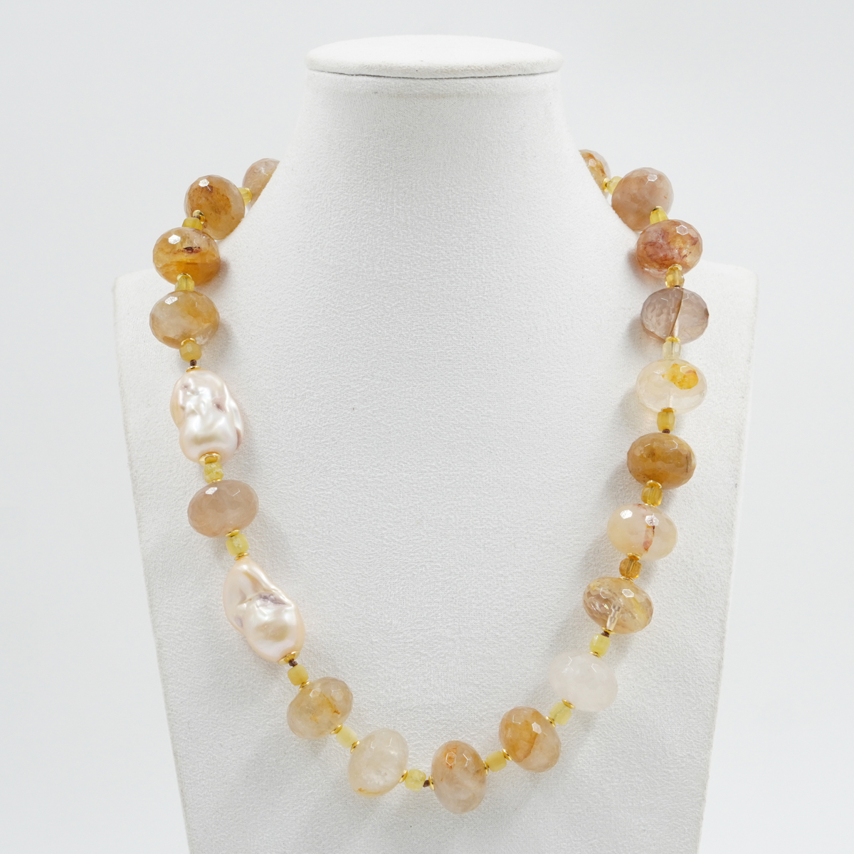 Collana in quarzo, perla, opale, chiusura in argento dorato - immagine 2
