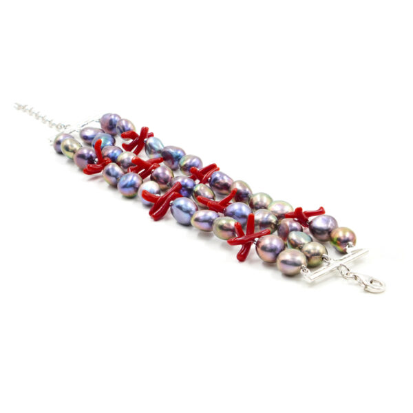 Bracciale in perle, corallo, chiusura argento rodiato