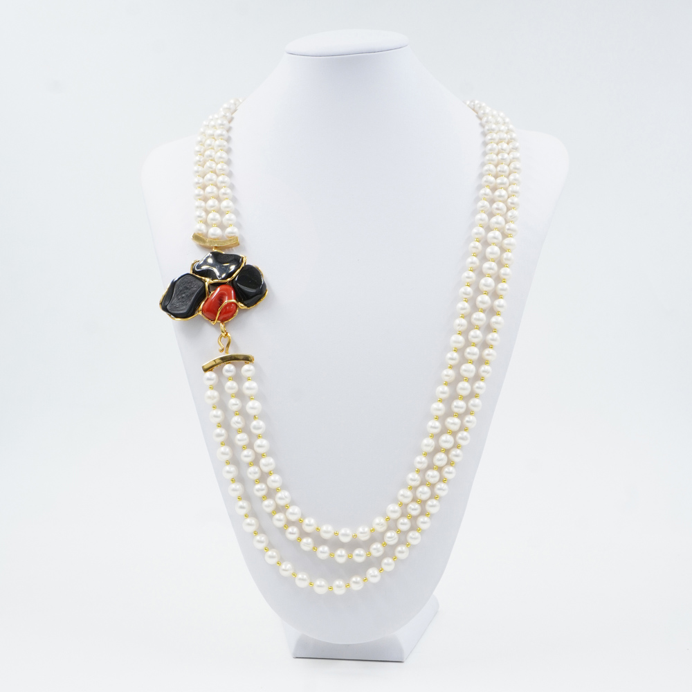 Collana in perle, agata, corallo, chiusura argento dorato