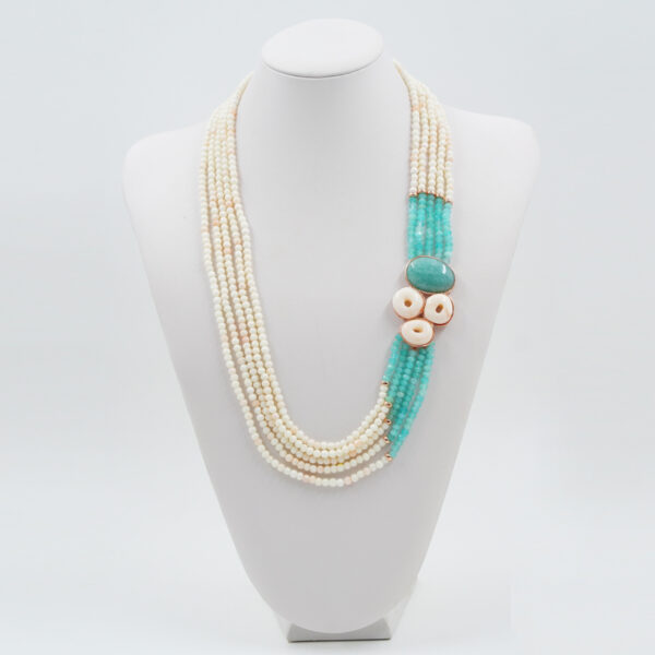 Collana in amazzonite, corallo, chiusura argento rosè