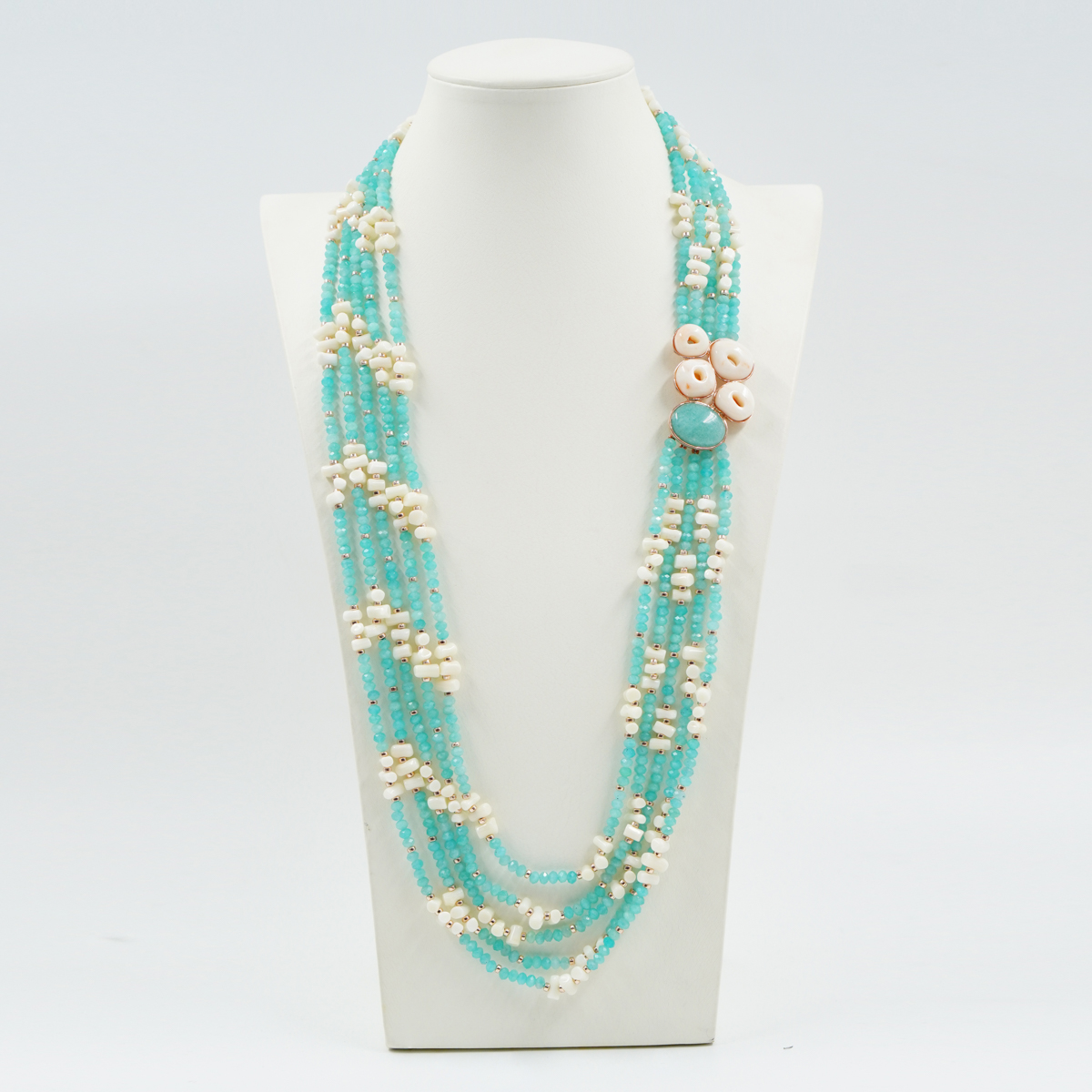 Collana in amazzonite, corallo, chiusura argento rosè