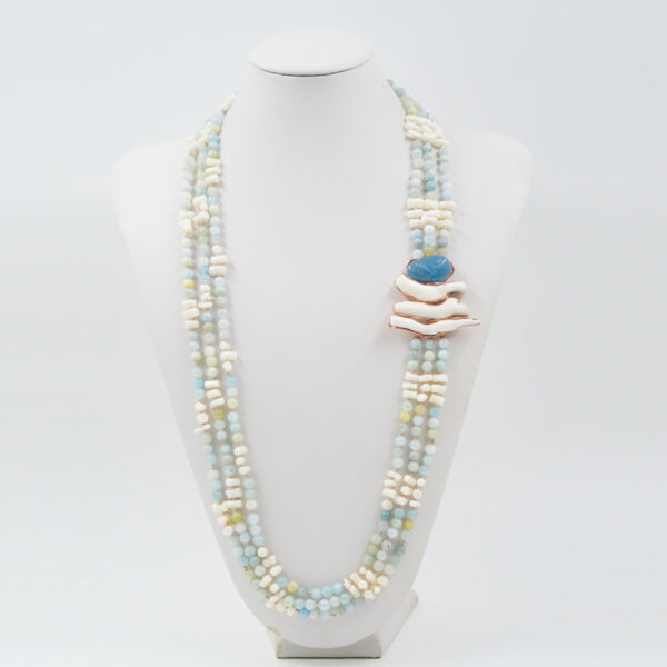 Collana in acquamarina, corallo, chiusura argento rosè