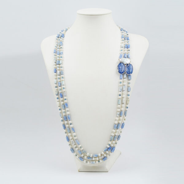 Collana in cianite, perle, chiusura argento rodiato
