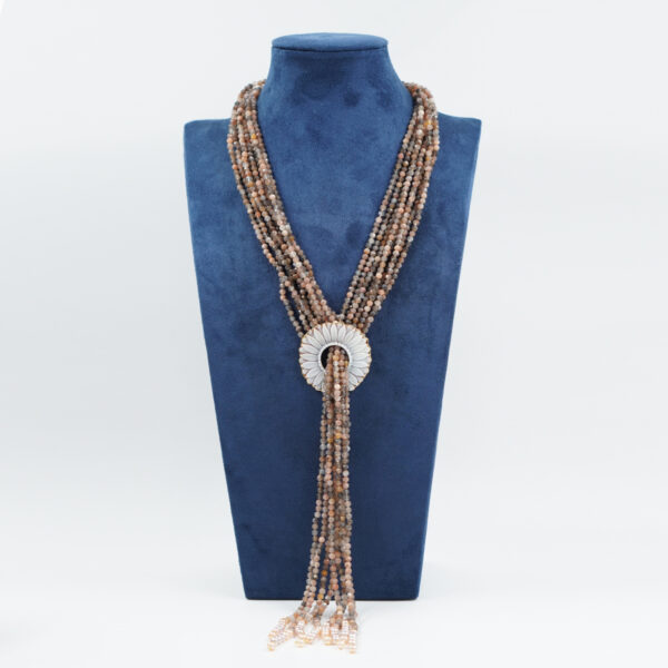 Collana in Pietra di Luna, cammeo con argento dorato