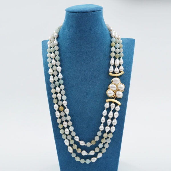 Collana in acquamarina, perla, chiusura argento dorato