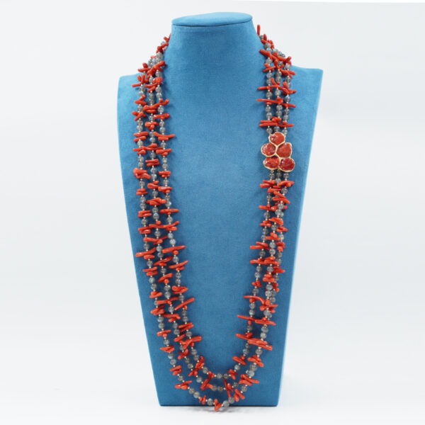 Collana in labradorite, corallo, chiusura argento dorato