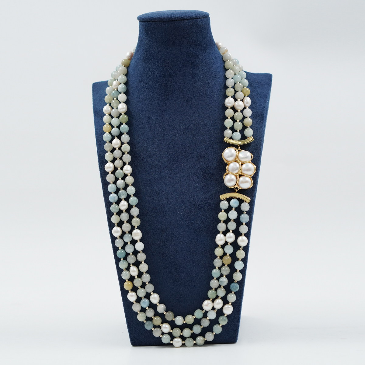 Collana in acquamarina, perle, chiusura argento dorato