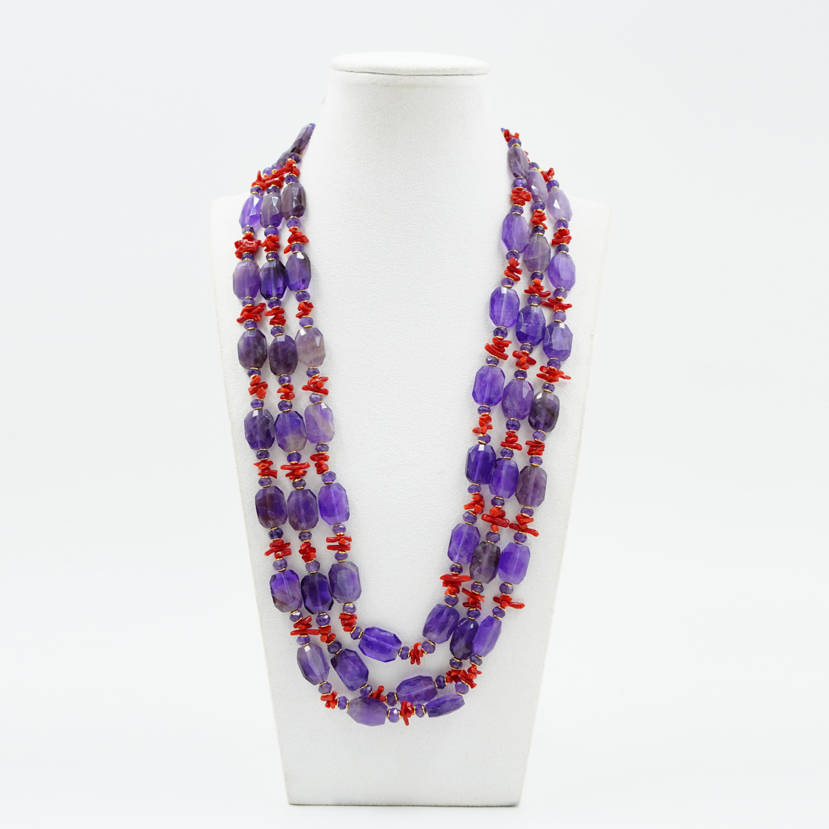 Collana in ametista, corallo, chiusura argento dorato