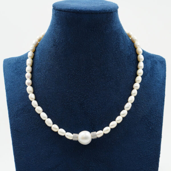 Collana in perle, chiusura argento rodiato